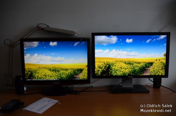 Samsung-T240-TN-IPS-Dell-U2711-UltraSharp-1